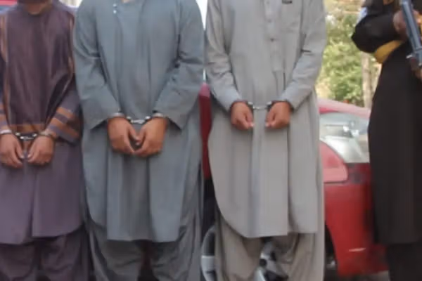 په هرات کې د قتل د یوې قضیې په تړاو درې کسان نیول شوي