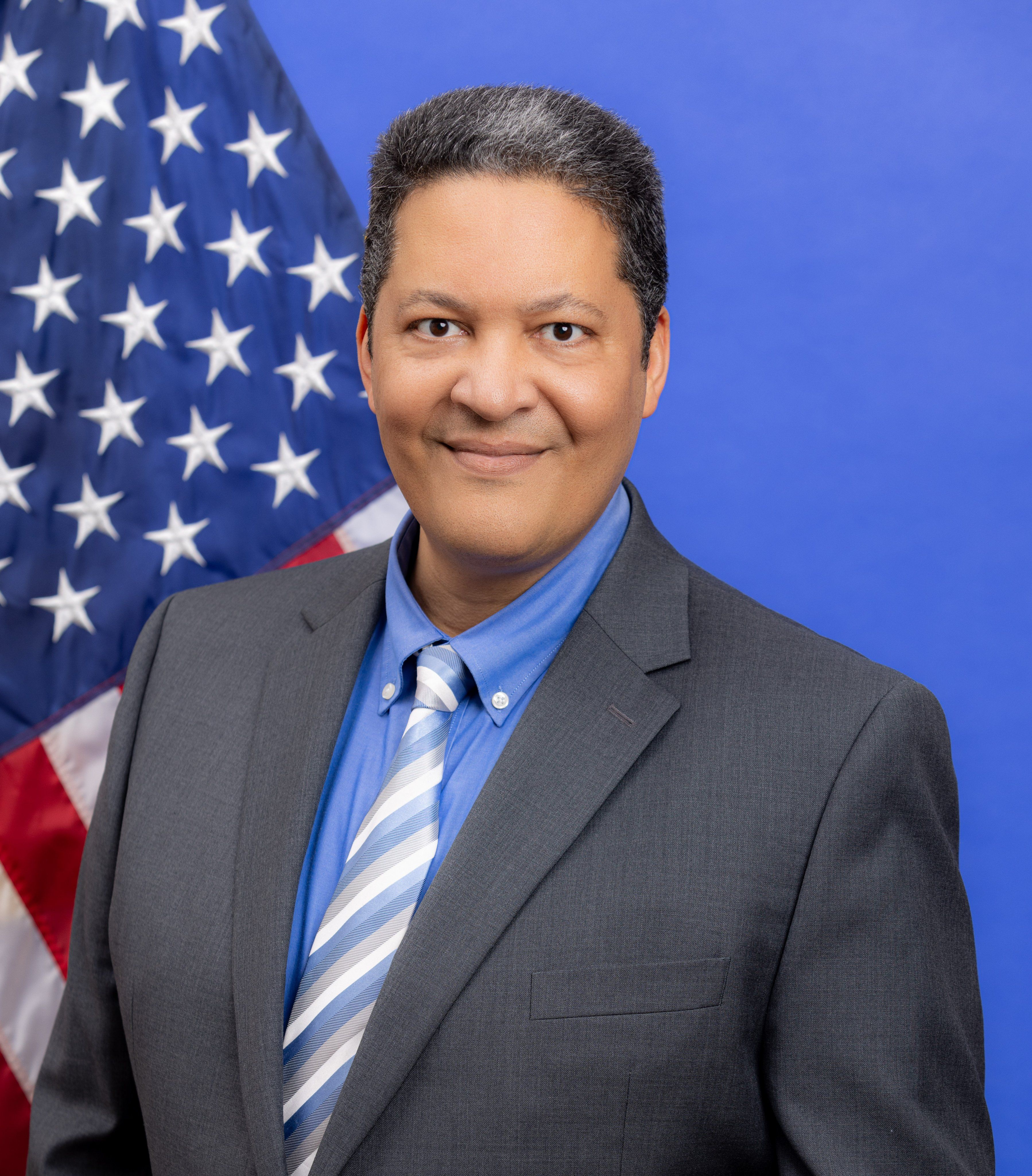 د امریکا استازی: طالبان په مذاکراتو کې له بندیانو د فشار د وسیلې په توګه کار اخلي