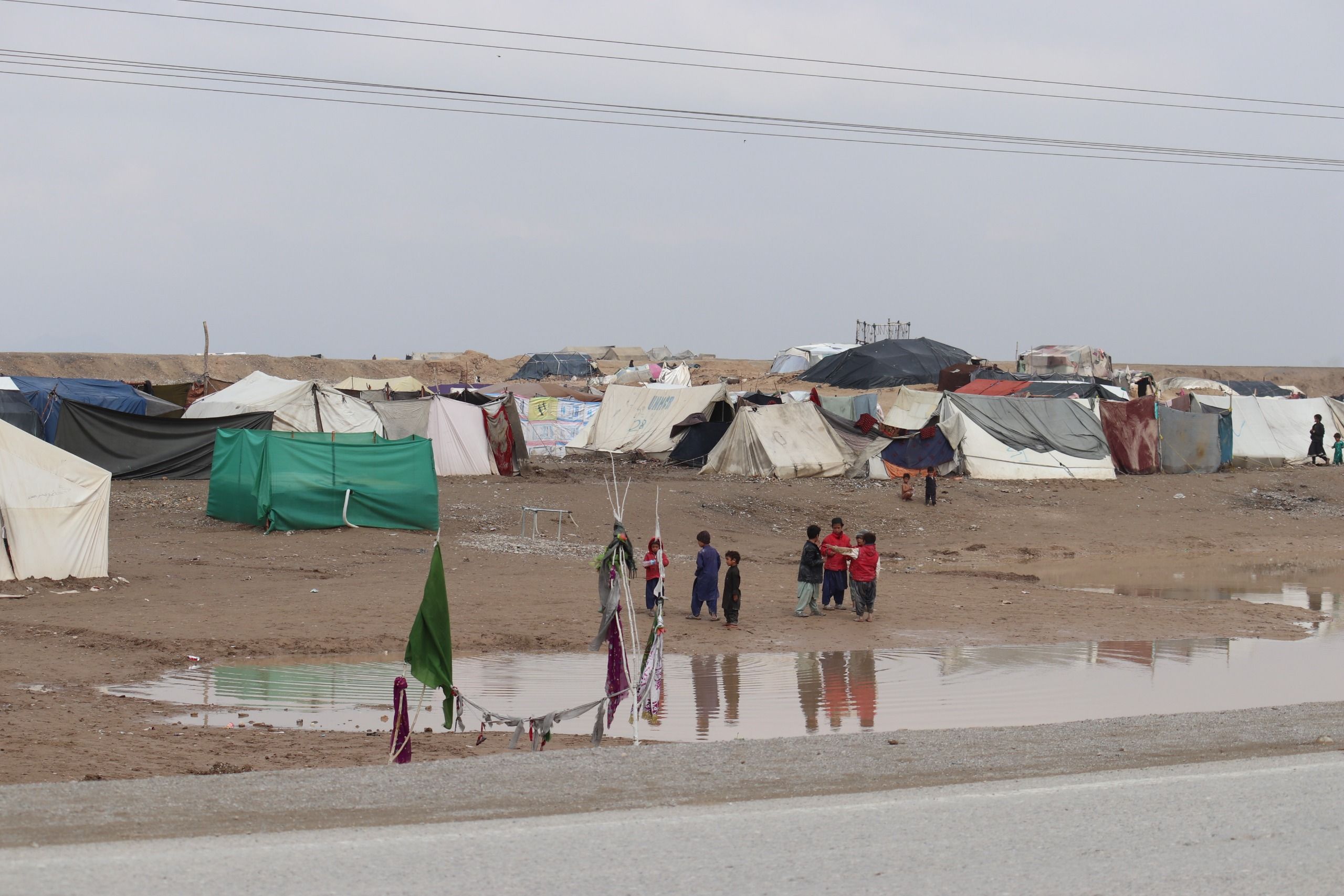 له خېمو تر سپکاوي؛ کندهار کې تازه ستانه شوي کډوال د طالبانو له سپکاوي ډک چلنده شکایت کوي