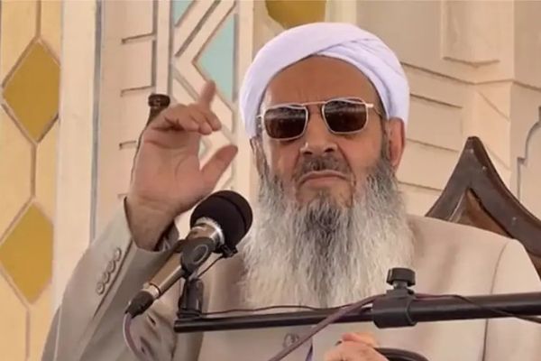 امام جمعه اهل سنت زاهدان: اگر به زنان فرصت بدهند کشور را میسازند