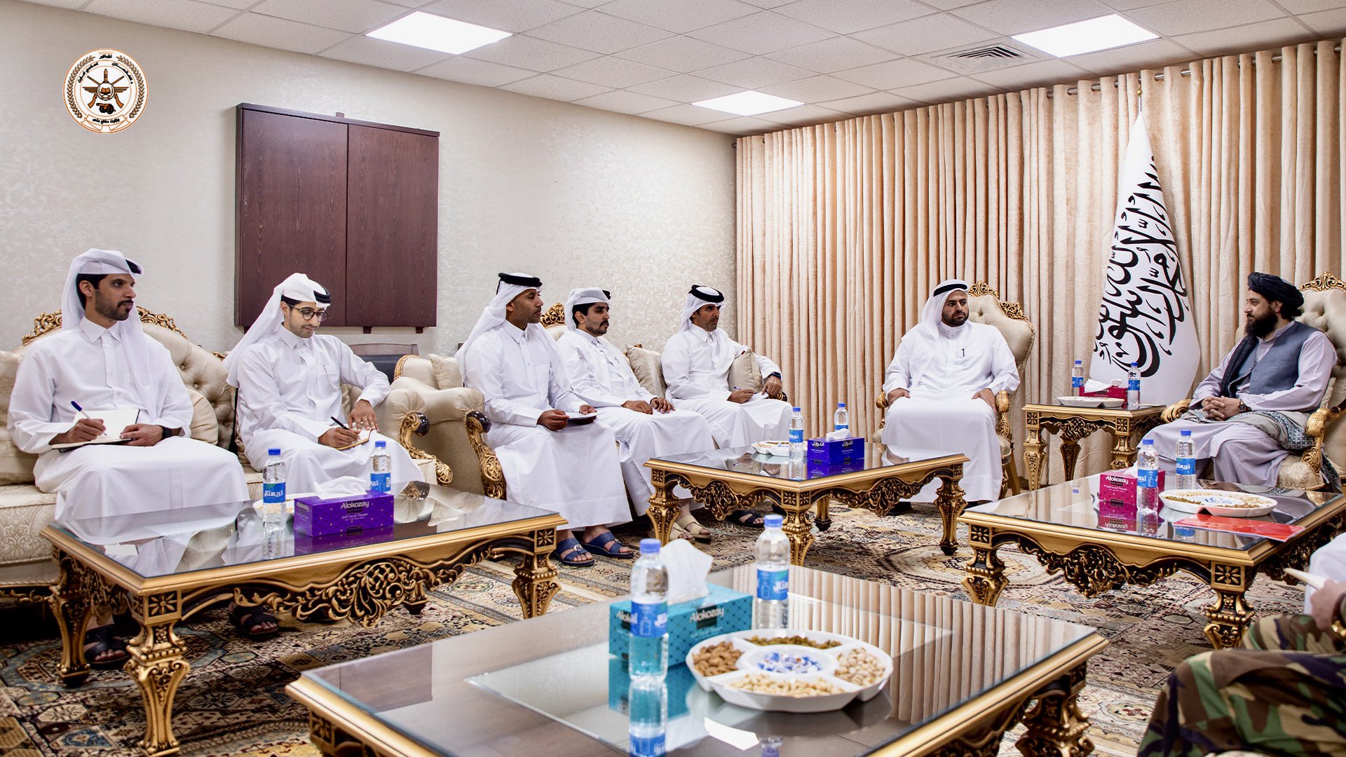 د طالبانو د دفاع او کورنیو چارو وزیران د قطر له پلاوي سره د اړیکو پر پراختیا  وغږېدل