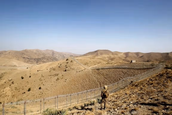 Pakistan & Taliban Border Troops Clash For Second Consecutive Day