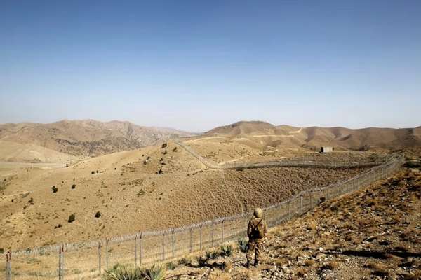 Pakistan & Taliban Border Troops Clash For Second Consecutive Day