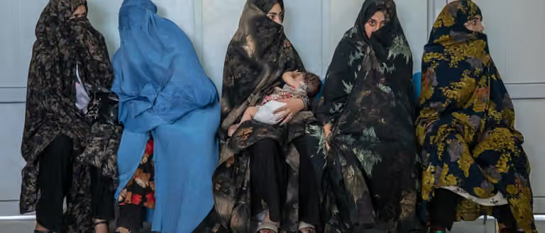 تقرير: خفض المساعدات الأميركية أثر على صحة الأمهات والأطفال في أفغانستان