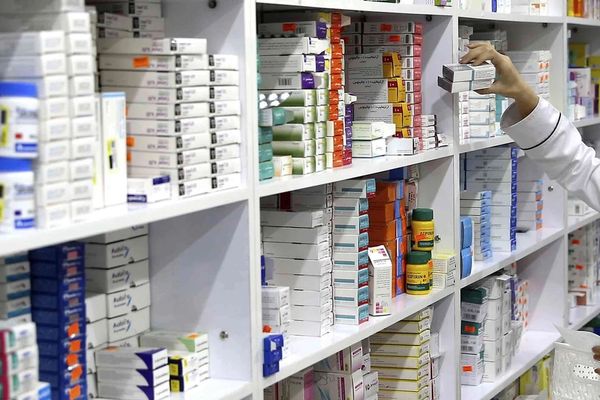 له هند څخه افغانستان ته د ۲۵ قلمه درملو واردات پیل شول