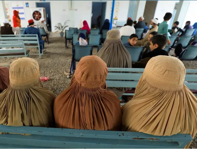 هندي رسنۍ: په پاکستان کې مېشت افغان کډوال شپه او ورځ په وېره تېروي