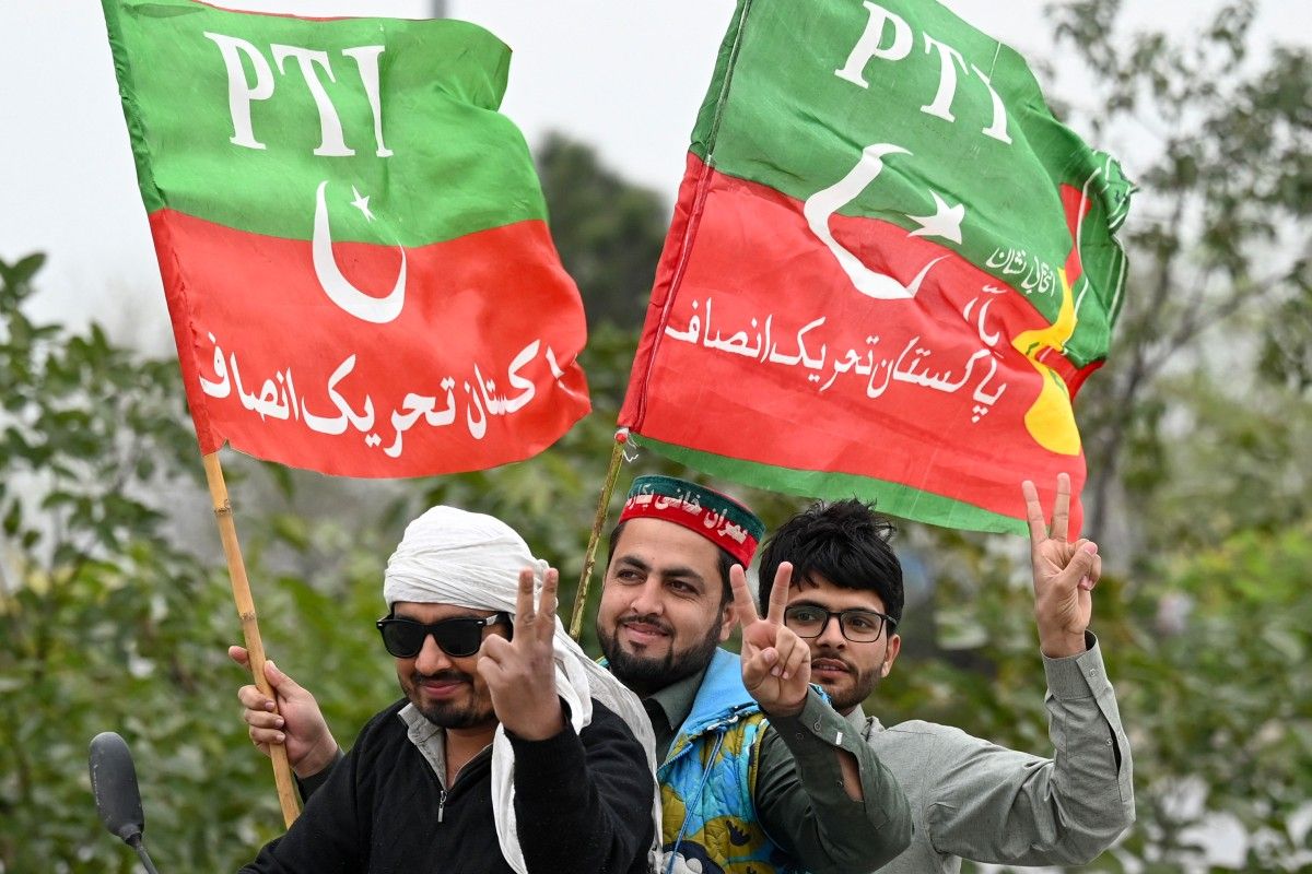 له لګېدلو بندیزونو سره، سره د پاکستان تحریک انصاف ګوند د لاریونونو د پیل اعلان وکړ