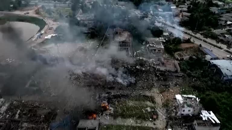 انفجار در انبار مواد آتش‌بازی در تایلند جان ۱۲ را گرفت و ۱۲۱ نفر را زخمی کرد