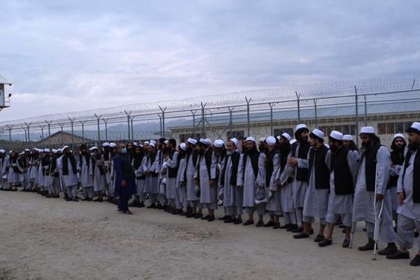 طالبانو د روژې میاشتې په مناسبت له بندخونو ۵۵۰ کسان ازاد کړي