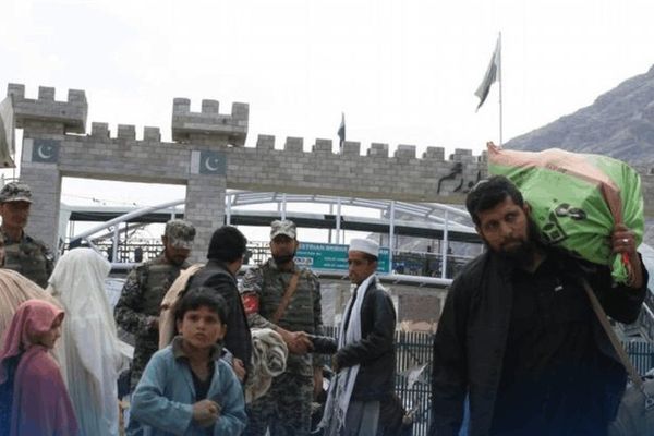 تورخم دروازه د ستنېدونکو افغان کډوالو پرمخ پرانیستل شوه