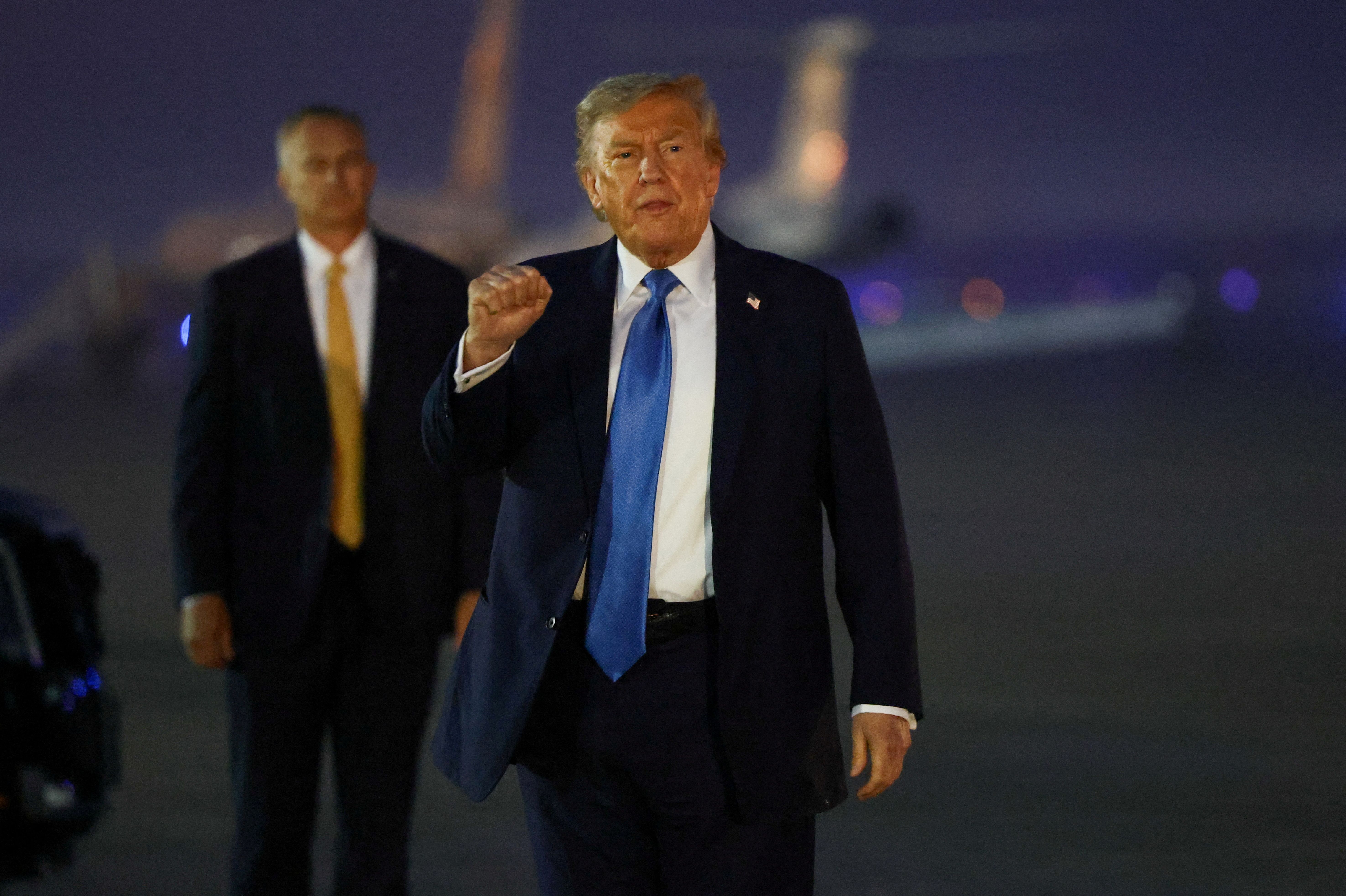 ترامپ: کنترول آسمان ایران در اختیار ما است