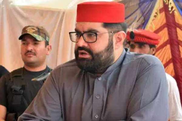 اېمل ولي خان: د پاکستان او طالبانو ترمنځ جګړه د «بادار او نوکر» جګړه ده؛ خوند ترې واخلئ