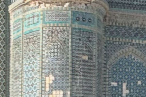 د مزارشریف د روضې اندېښمنوونکی وضعیت؛ ولس وايي د نړېدو له ګواښ سره مخامخ ده