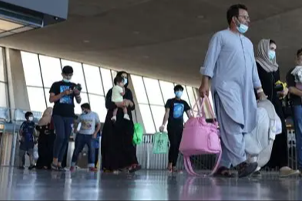 د امریکا د کورني امنیت وزارت: د بایډن ادارې پرمهال د افغانانو ۴۰ سلنه دوسیې نیمګړې وې
