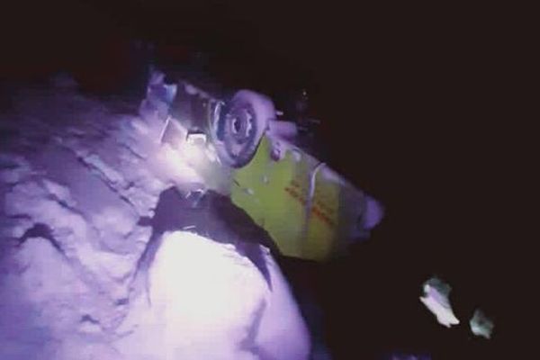 په بغلان کې د ټرافیکي پېښې له امله ۶ کسان مړه شوي او ۴۲ نور ټپیان دي