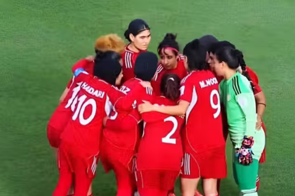 په جلاوطنۍ کې؛ د افغانستان د ښځینهو فوټبال لوبډله د فیفا تر چتر لاندې بېرته راغونډه شوه