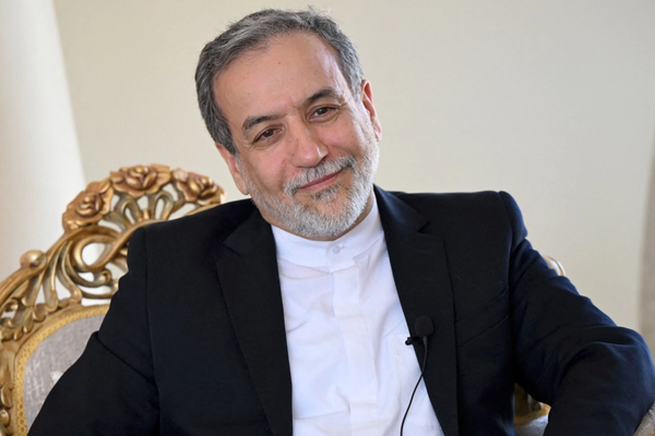 عباس عراقچي: هیله لرم په افغانستان کې تلپاتې سوله او ټیکاو رامنځته شي