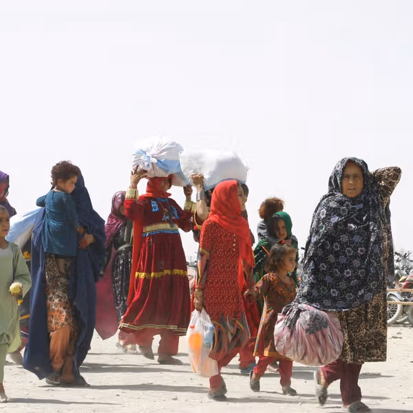 اتحادیه اروپا: زنان افغان هنگام مهاجرت، اخراج و آوارگی با خشونت مواجه میشوند