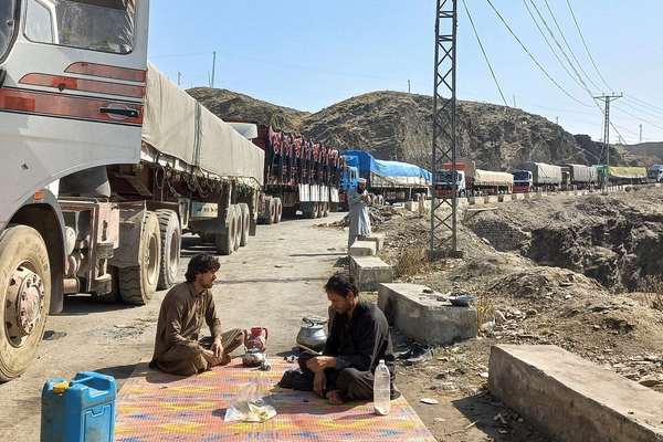 Pakistan Allows Transit Of Afghan Goods Through All Ports After Months-Long Halt