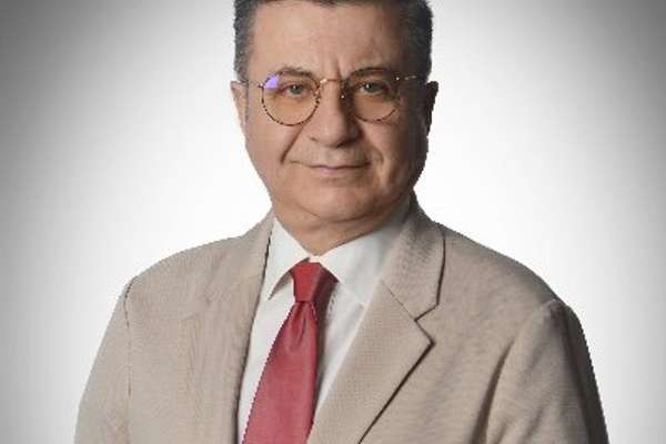ملک ستېز: پاکستان له خپلې «جعلي ډیموکراسۍ» سره افغانستان ته حل لارې ورښیي