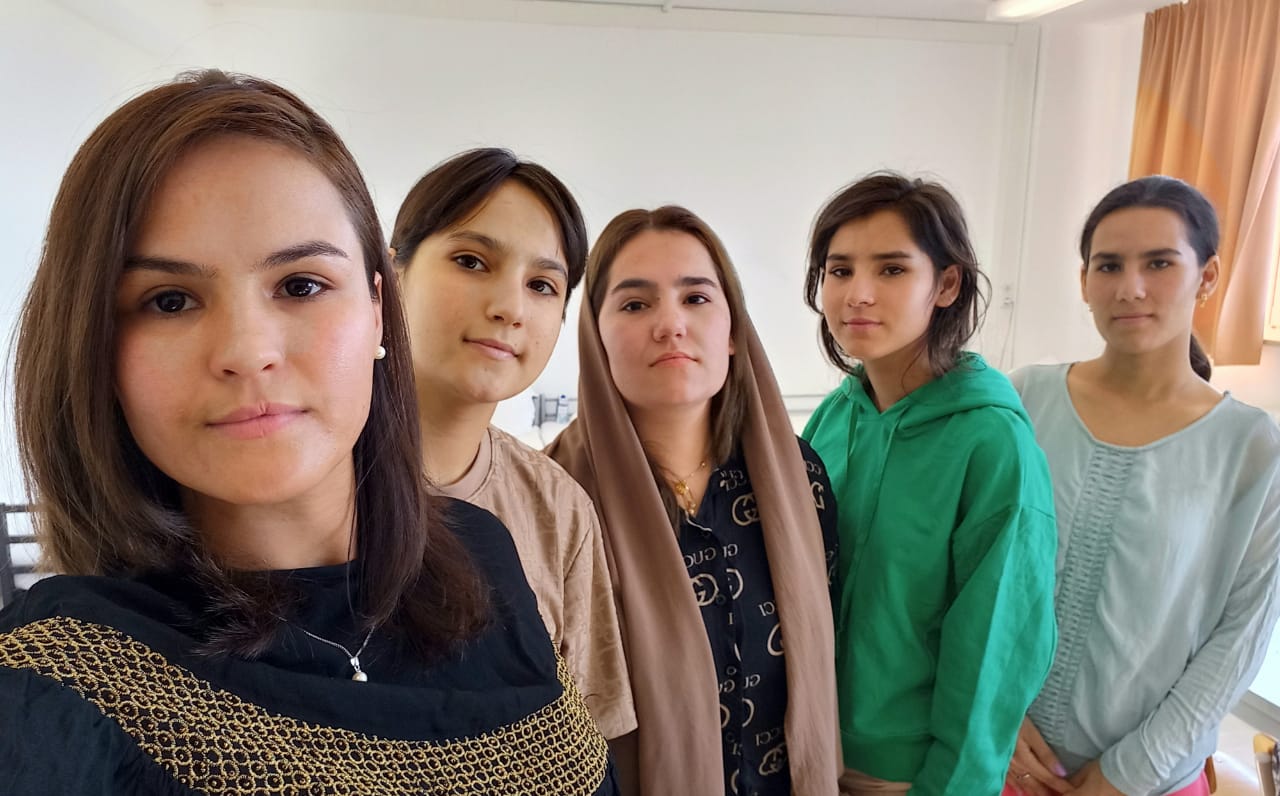 فرار از طالبان؛ تمنا زریاب پریانی و خواهرانش به آلمان رسیدند