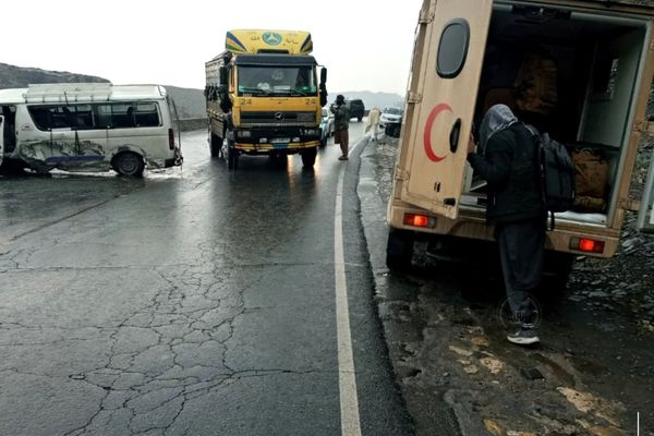 د کابل- جلالاباد پر لویه لاره ټرافیکي پېښه کې ۶ کسان ټپیان شول