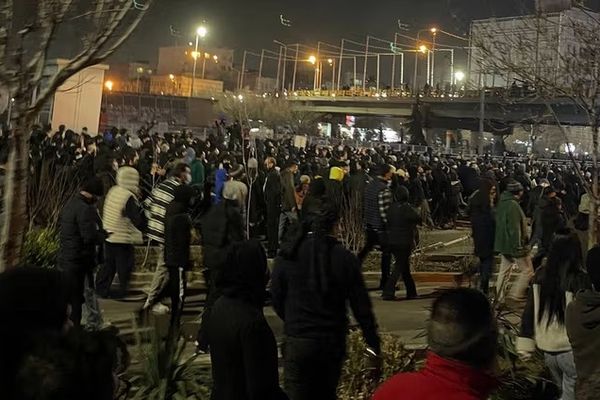 د امریکا د بهرنیو چارو وزارت: د ایران له خلکو ملاتړ دوام لري