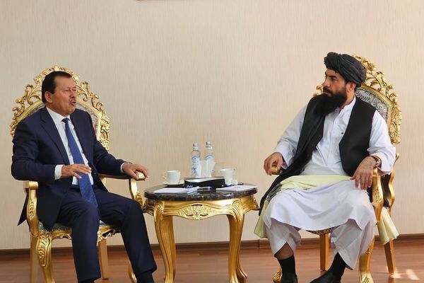 سفر مقام بلندپایه طالبان به دوشنبه: وفا خواستار گرفتن سفارت افغانستان شد