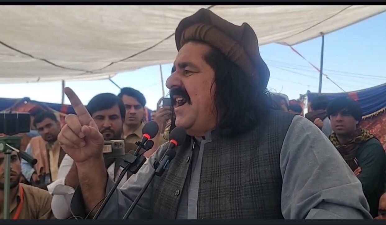 علي وزیر: افغانستان او پښتانه پاکستان د مذهب په نوم تباه کړل