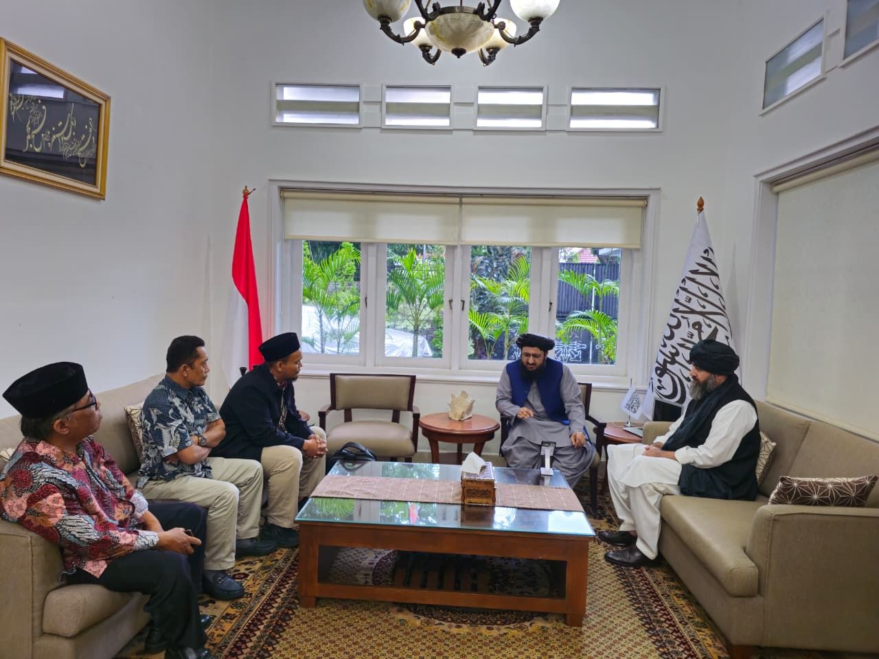 په اندونیزیا کې د طالبانو سفیر د «محمدیه ګوند» له مسوولانو سره کتلي