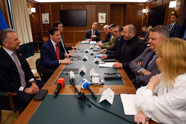 مقامهای امریکایی و اوکراینی برای بررسی توافق صلح با روسیه در فلوریدا دیدار کردند