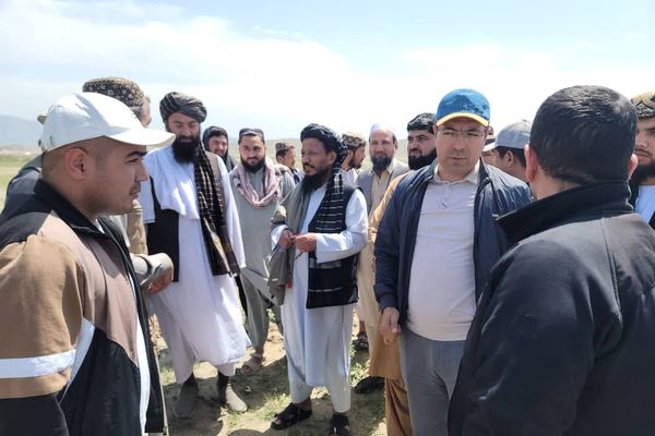 ازبکستان د ننګرهار په ګمبیري دښته کې د ازبک - افغان دوستۍ په نامه بڼ جوړوي