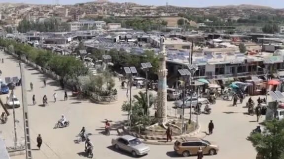 طالبان یک زن و ۱۴ مرد را در ننگرهار و غور در ملاء‌ عام شلاق زد