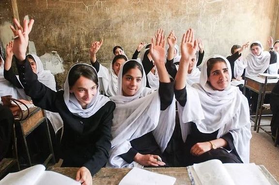روز جهانی آموزش؛ عفو بینالملل بار دیگر خواهان بازگشایی مکاتب دخترانه در افغانستان شد