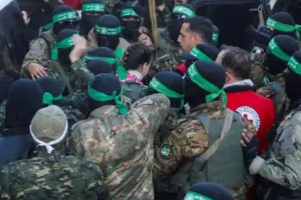 د اوربند له هوکړې مخکې حماس د یو بل اسراییلي بندي مړی هم سره صلیب ته وسپاره