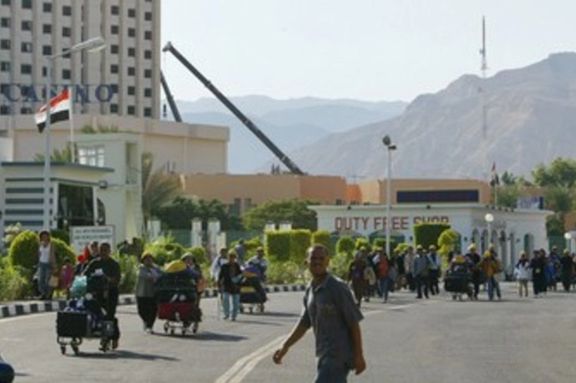 شبکه القاهره: در پی برخورد موشک به یک مرکز درمانی در شهر طبا در مصر، شش نفر زخمی شدند