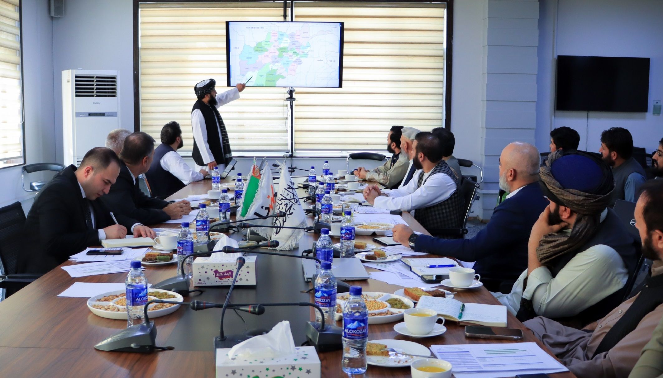 طالبان او ترکمنستان د ۵۰۰ کیلوولټه برېښنا لېږد او ټاپ پروژې په عملي کېدو سلا شوي