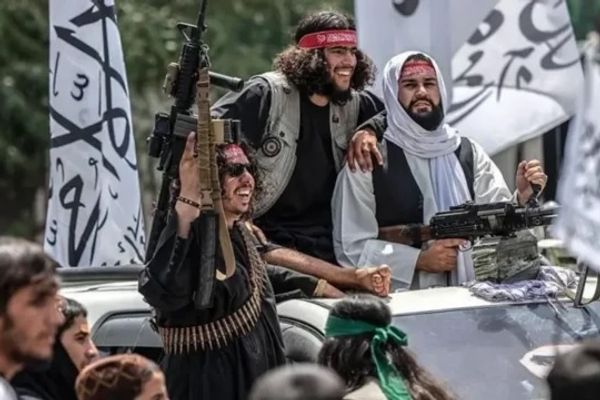 د منځني ختیځ انستیتوت: لا هم لسګونه طالب چارواکي له القاعده شبکې سره تړاو لري