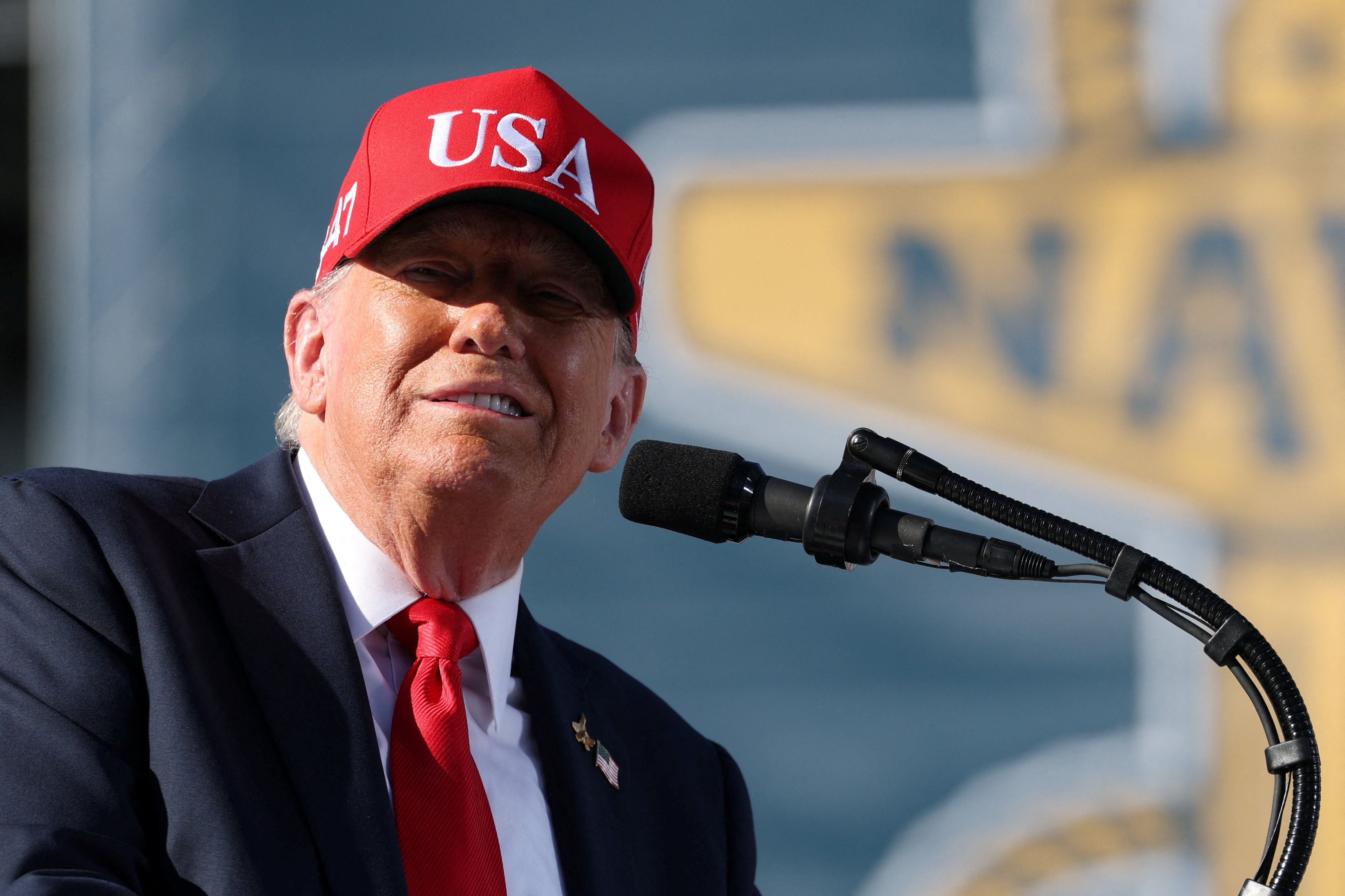 در روز تولد ۸۰سالگی دونالد ترامپ، رقابت‌های UFC در قصر سفید برگزار می‌شود