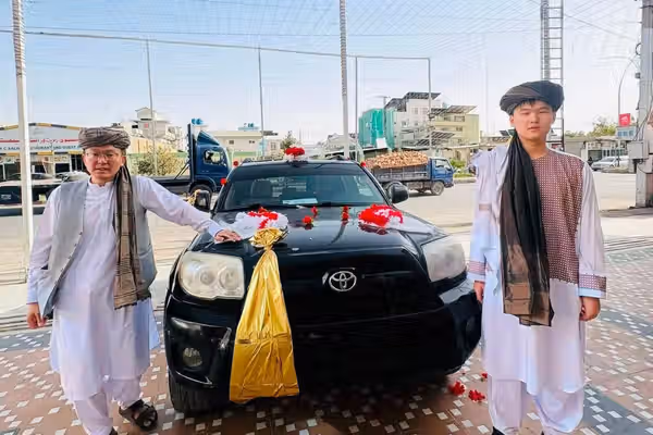 په کندهار کې د یو چینايي وګړي واده د ځايي خلکو غبرګونونه راپارولي