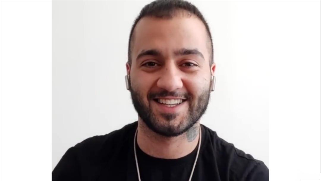 ایراني سندرغاړي توماج صالحي له نړۍوالې ټولنې وغوښتل، چې افغانان یوازې پرې نه‌ږدي
