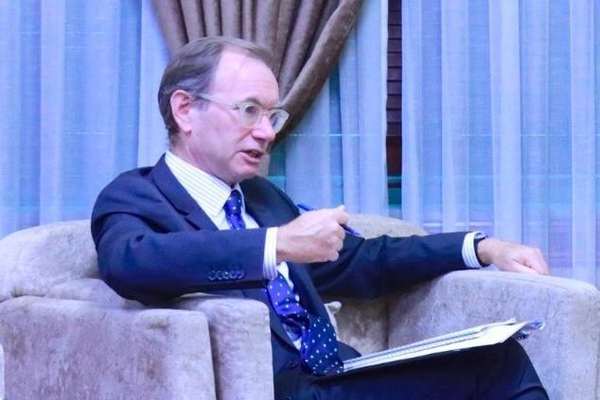نماینده ویژه بریتانیا: پیشرفت افغانستان در گرو گفتوگوی فراگیر است