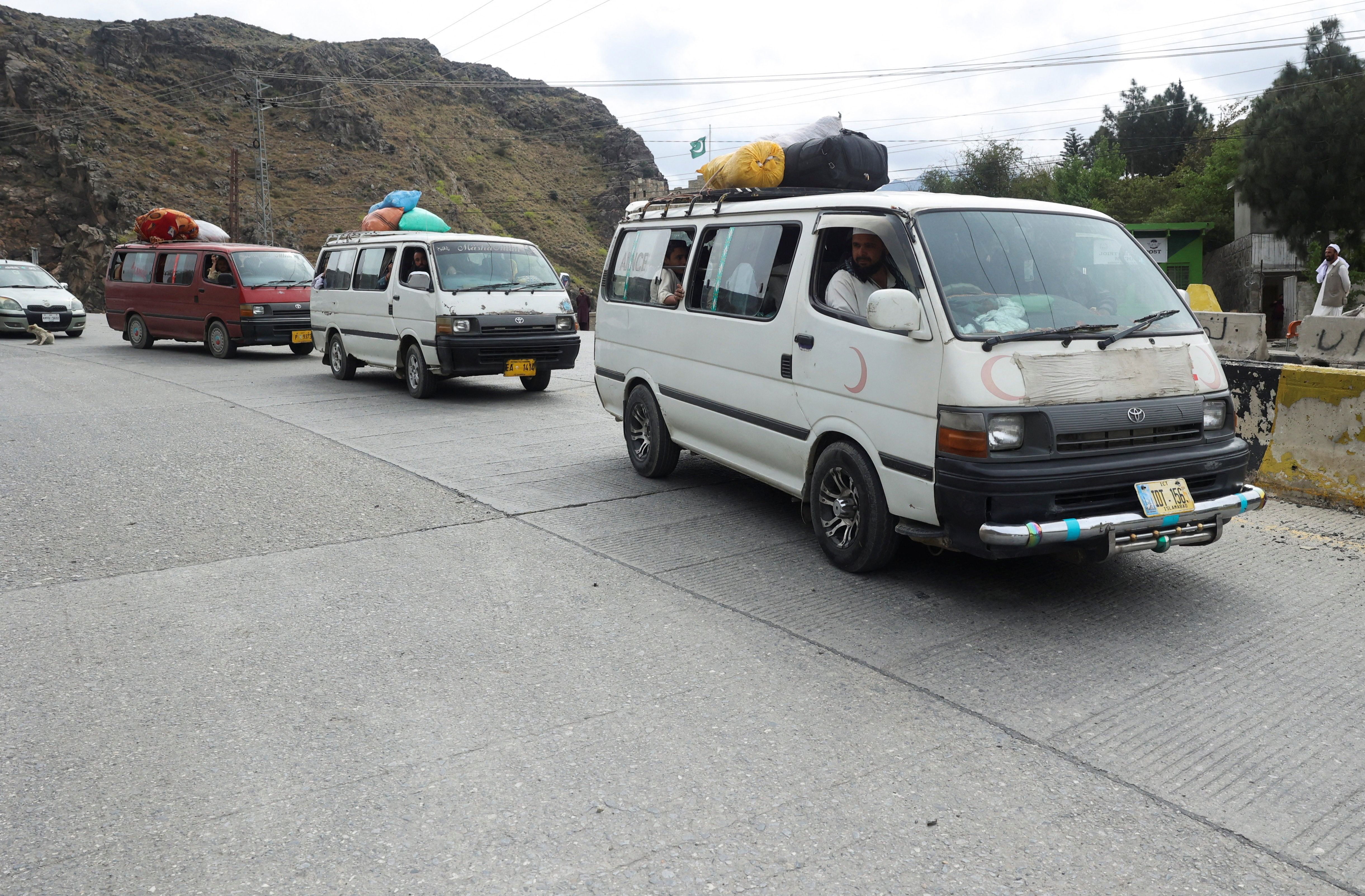 گذرگاه تورخم برای اخراج مهاجران افغان بازگشایی شد