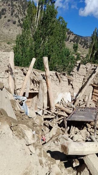 طالبان کمک به زلزلهزدگان را از یک میلیارد به ۱۰۰ میلیون افغانی کاهش داد