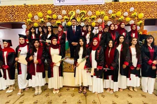 شماری از دختران افغان در تاجیکستان از لیسه فارغ شدند