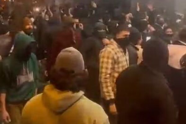 ششمین روز اعتراضات ایران؛ مردم در زاهدان با شعار «مرگ بر دیکتاتور» به خیابانها آمدند