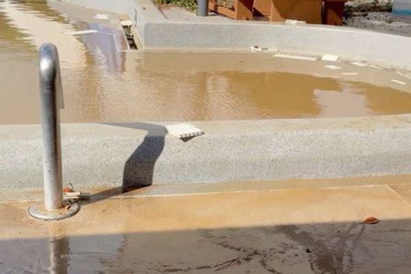 په نیوزېلنډ کې د ځمکې ښویېدنې له امله دوه کسان مړه شوي او ګڼ نور تري تم دي