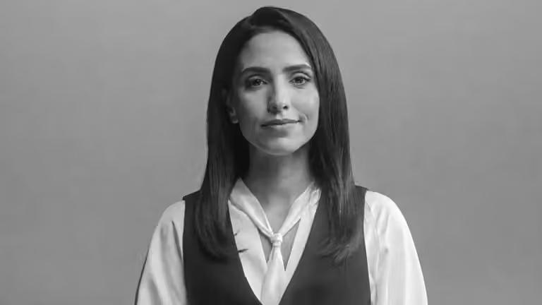 د ایران انټرنشنل خبریالې او ویاندې فرحناز اسپد په ۳۷ کلنۍ کې له نړۍ سترګې پټې کړې