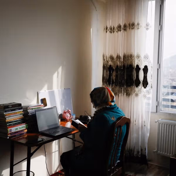 سازمان ملل: خشونت دیجیتالی دسترسی زنان افغان به آموزش و فرصتها را محدود میکند