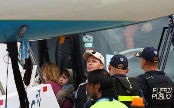 د کوسټاریکا حکومت له امریکا څخه د افغانانو په ګډون د ایستل شويو کډوالو لومړۍ ډله ومنله